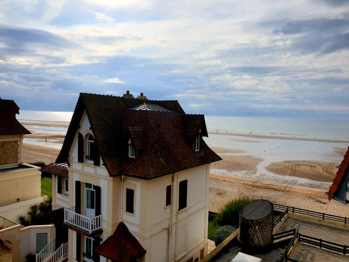 M2M Studio Magnifique Vue Mer - Avec Balcon - Les Pieds Dans L Eau! 布伦维尔索梅 外观 照片