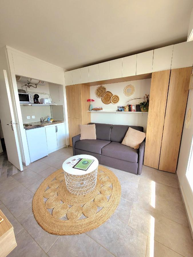 M2M Studio Magnifique Vue Mer - Avec Balcon - Les Pieds Dans L Eau! 布伦维尔索梅 外观 照片
