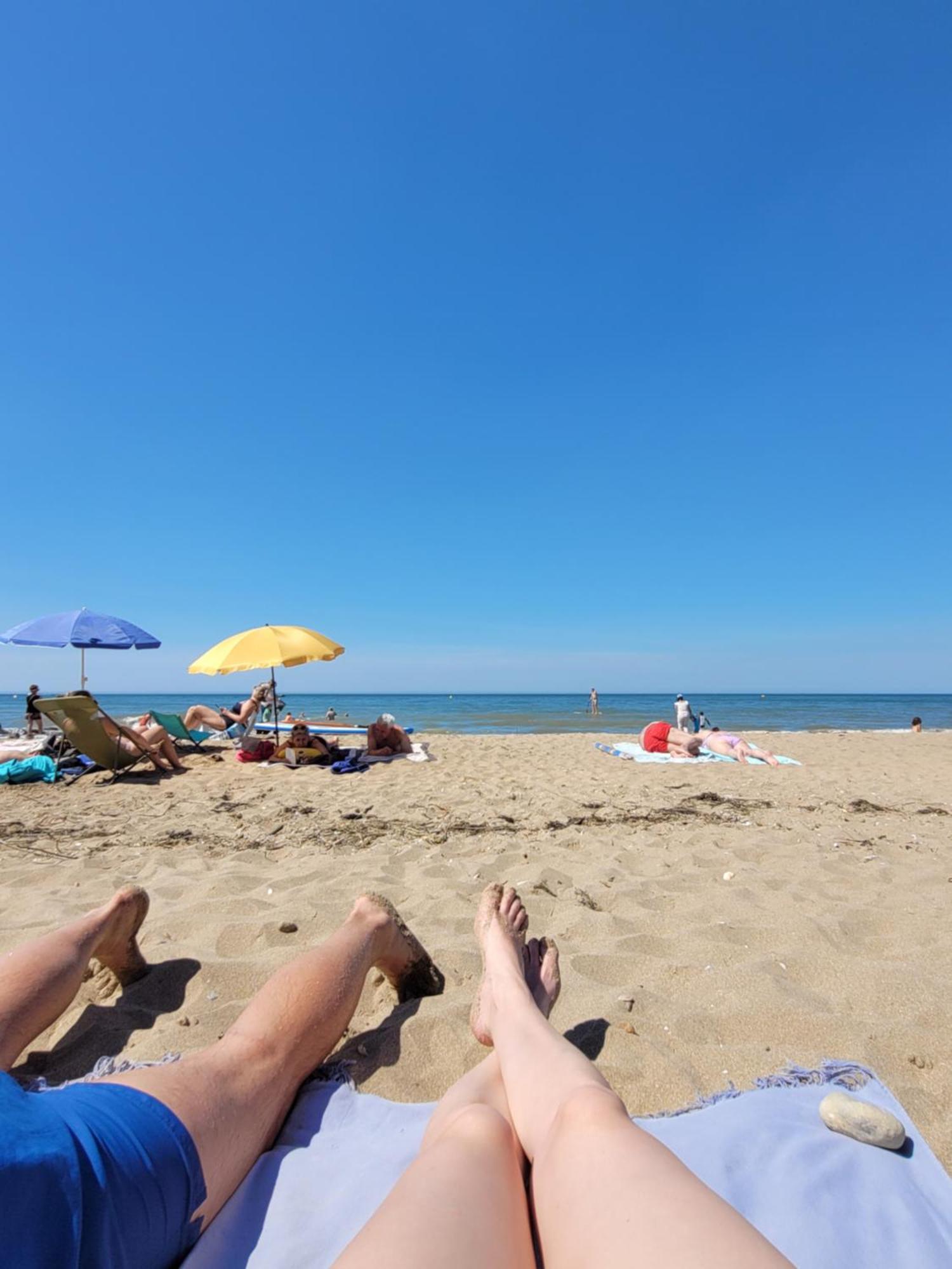 M2M Studio Magnifique Vue Mer - Avec Balcon - Les Pieds Dans L Eau! 布伦维尔索梅 外观 照片