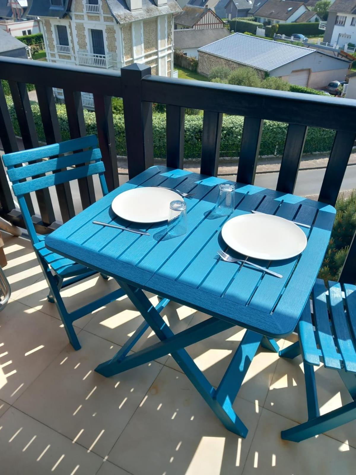 M2M Studio Magnifique Vue Mer - Avec Balcon - Les Pieds Dans L Eau! 布伦维尔索梅 外观 照片